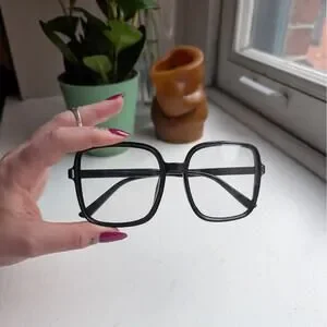 Free People | Accessories | Retro Black Square Sunglasses 7s  display picture 2